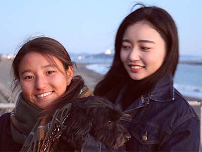 Matsuda Shino & sister's picture on Instagram