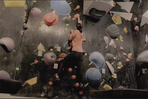 Solo Bouldering