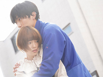 ドラマ「恋です！ヤンキー君と白状ガール」の森生役の杉野遥亮さんと、ユキコ役の杉咲花さん